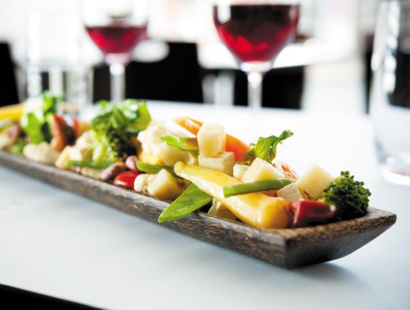 Wok de légumes et tofu aux éclats d’arachides, citron et fromage Allégro herbes et épices 9 %