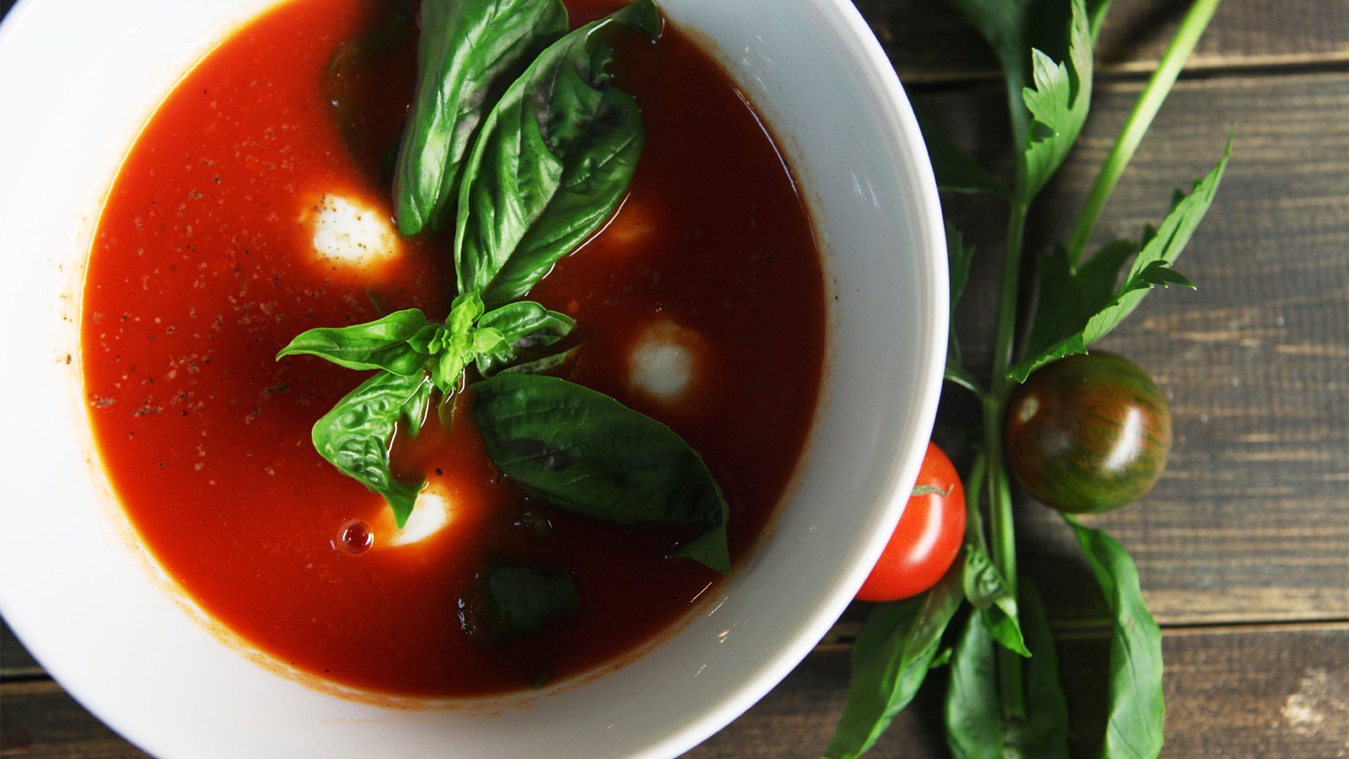 Crème de tomates avec Allégro 9 % herbes et épices